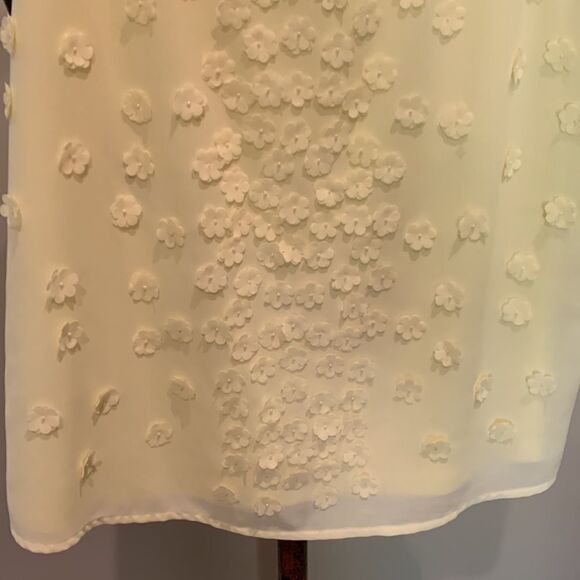 Ann Taylor Yellow Flower Appliqué Top - Picture 4 of 8